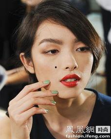 国产美女化妆视频,打造日常妆容的秘诀解析